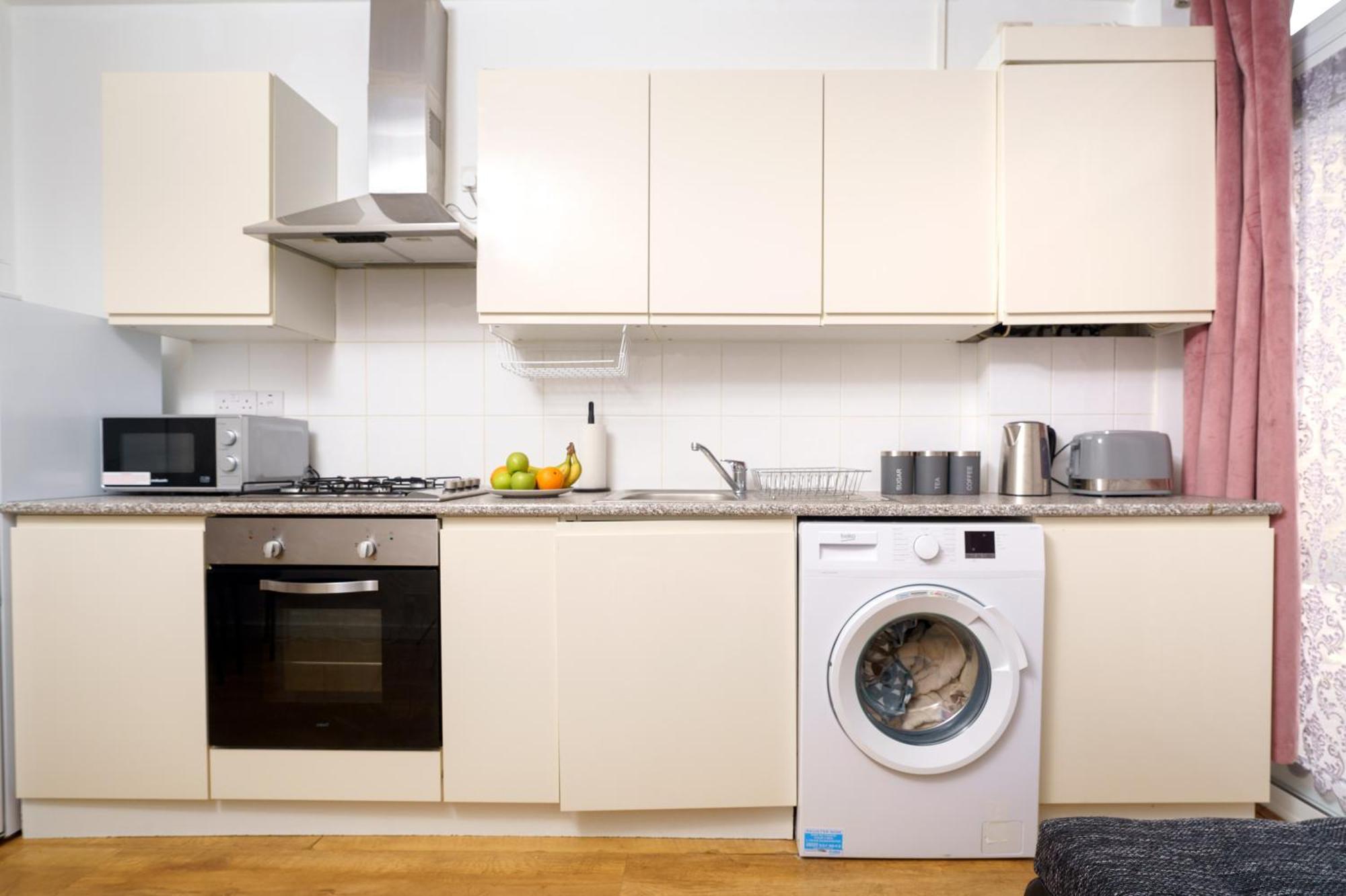 Апартаменти Cozy 2-Bed Garden Flat, With Free Private Parking, Wembley Лондон Екстер'єр фото